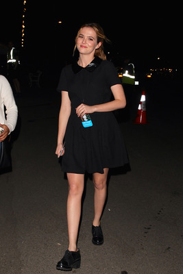 Zoey Deutch Poster 2697793