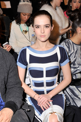 Zoey Deutch Poster 2697862
