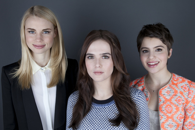 Zoey Deutch Poster 2697869