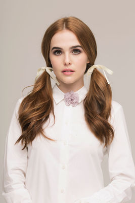 Zoey Deutch Poster 2697908
