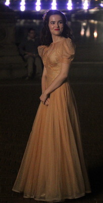 Zoey Deutch Poster 2697913