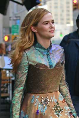 Zoey Deutch Poster 2698081