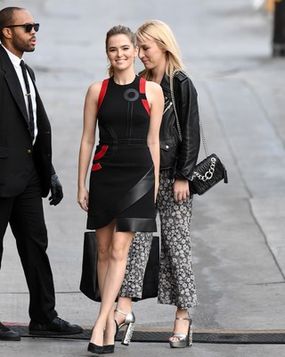 Zoey Deutch Poster 2698095