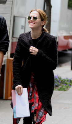 Zoey Deutch Poster 2698100