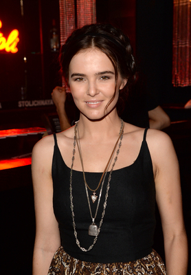 Zoey Deutch Poster 2698131