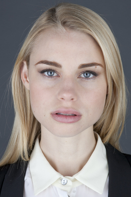 Zoey Deutch Poster 2698148