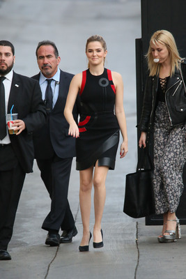 Zoey Deutch Poster 2698185