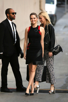 Zoey Deutch Poster 2698237