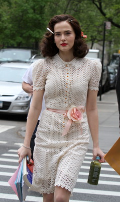 Zoey Deutch Poster 2698251