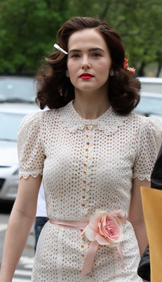 Zoey Deutch Poster 2698263