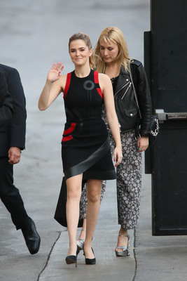 Zoey Deutch Poster 2698269
