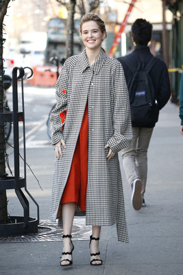 Zoey Deutch Poster 2698315