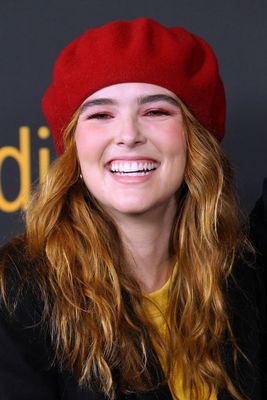 Zoey Deutch Poster 2860289