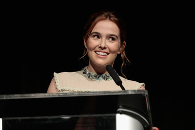 Zoey Deutch Poster 2860293