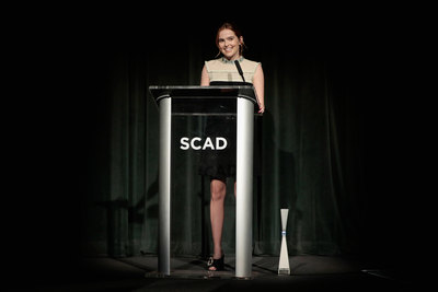 Zoey Deutch Poster 2860303