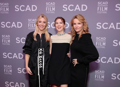 Zoey Deutch Poster 2860329