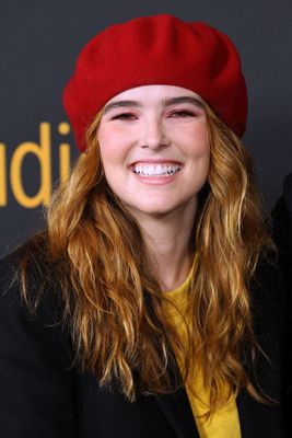 Zoey Deutch Poster 2860333
