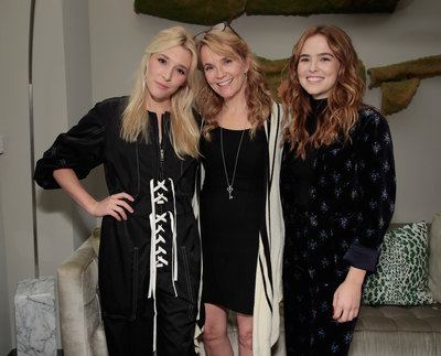 Zoey Deutch Poster 2860334