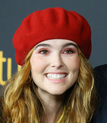 Zoey Deutch Poster 2860337