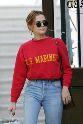 Zoey Deutch Poster 2910260
