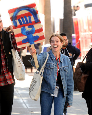 Zoey Deutch Poster 3003856