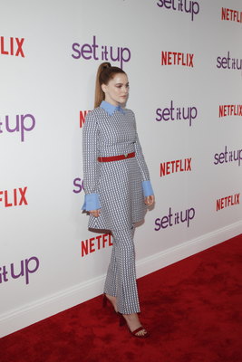 Zoey Deutch Poster 3271918