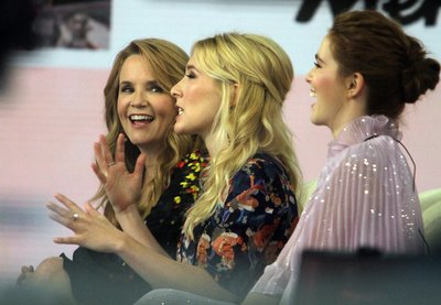 Zoey Deutch Poster 3321562