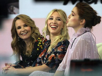 Zoey Deutch Poster 3321572