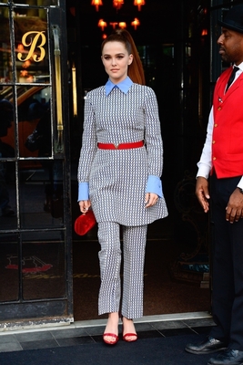 Zoey Deutch Poster 3321587