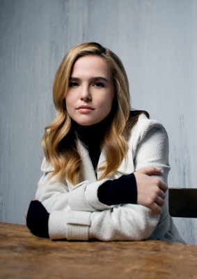Zoey Deutch Poster 3677875