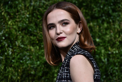 Zoey Deutch Poster 3835913