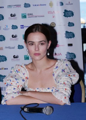 Zoey Deutch Poster 3865982