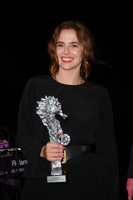 Zoey Deutch Poster 3893535