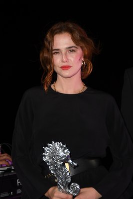 Zoey Deutch Poster 3893616