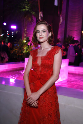 Zoey Deutch Poster 3893714