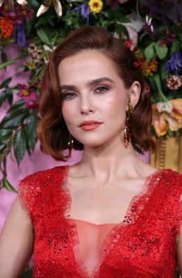 Zoey Deutch Poster 3893761