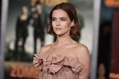 Zoey Deutch Poster 3893775