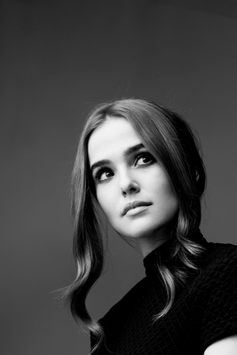 Zoey Deutch Poster 3924517