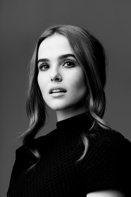 Zoey Deutch Poster 3924523