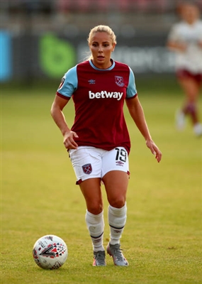 Adriana Leon Poster 4091016