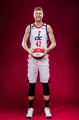 Davis Bertans Poster 4042907