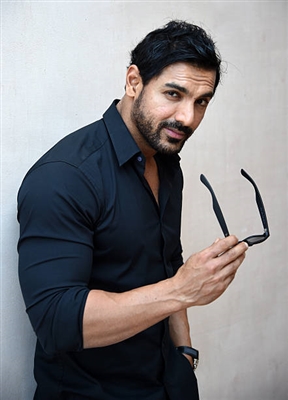 John Abraham Poster 4066246